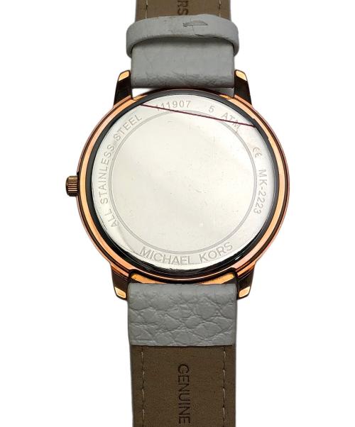 MICHAEL KORS（マイケルコース）MICHAEL KORS (マイケルコース) リストウォッチ ホワイトの古着・服飾アイテム