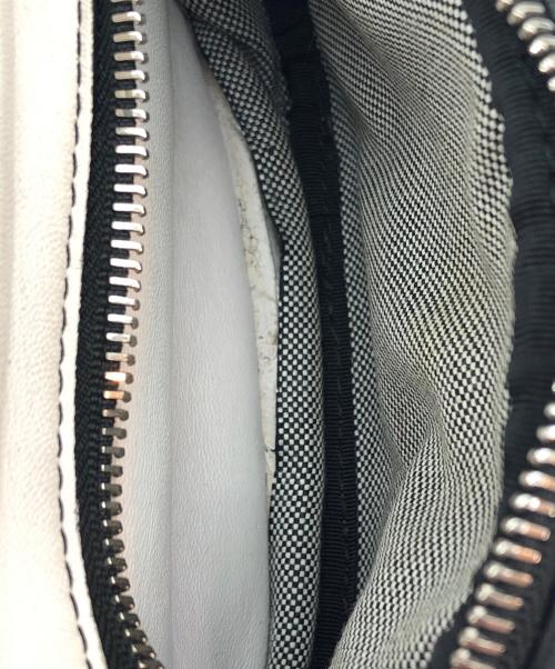 ALEXANDER WANG（アレキサンダー・ワン）ALEXANDER WANG (アレキサンダー・ワン) ボディーバッグ　ATTICA MINI FANNY PACK ホワイト×ブラックの古着・服飾アイテム