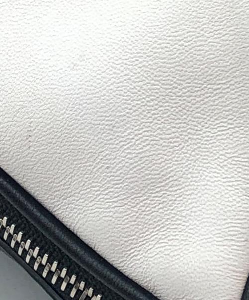 ALEXANDER WANG（アレキサンダー・ワン）ALEXANDER WANG (アレキサンダー・ワン) ボディーバッグ　ATTICA MINI FANNY PACK ホワイト×ブラックの古着・服飾アイテム