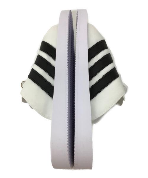 adidas（アディダス）adidas (アディダス) サンダル ホワイト サイズ:27.5cmの古着・服飾アイテム