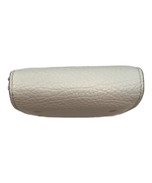 Maison Margiela（メゾンマルジェラ）Maison Margiela (メゾンマルジェラ) スモール チェーンウォレット 4ステッチ ミニショルダー ホワイト サイズ:不明の古着・服飾アイテム
