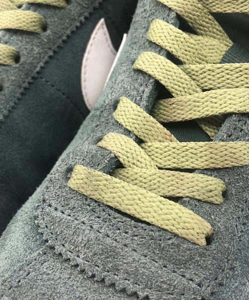 NIKE（ナイキ）NIKE (ナイキ) スニーカー オリーブ サイズ:26の古着・服飾アイテム