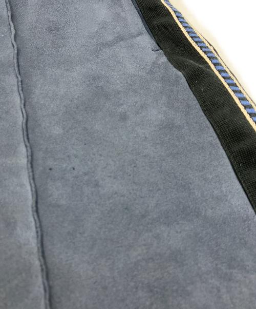 SASQUATCHfabrix.（サスクワッチファブリックス）SASQUATCHfabrix. (サスクワッチファブリックス) FAUX SUEDE FLARE SILHOUETTE TRACK PANTS ネイビー サイズ:Sの古着・服飾アイテム