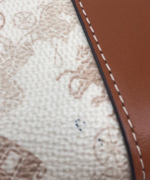 COACH（コーチ）COACH (コーチ) エッセンシャルスリムアコーディオンジップウォレット ホースキャリッジ ホワイト×ブラウン サイズ:不明の古着・服飾アイテム