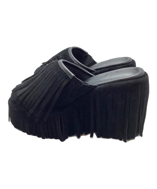 YELLO（イエロ）YELLO (イエロ) ROOT FRINGED PLATFORM MULES ブラック サイズ:Sの古着・服飾アイテム