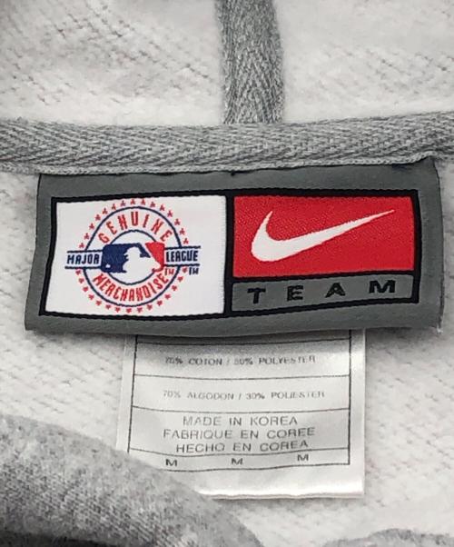NIKE（ナイキ）NIKE (ナイキ) プルオーバーパーカー グレー サイズ:Ｍの古着・服飾アイテム