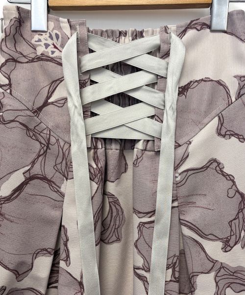 FRAY ID（フレイ アイディー）FRAY ID (フレイ アイディー) ハイウエストフラワースカート ピンクの古着・服飾アイテム