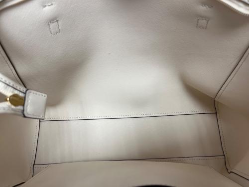 MICHAEL KORS（マイケル・コース）MICHAEL KORS (マイケル・コース) トートバッグ アイボリーの古着・服飾アイテム