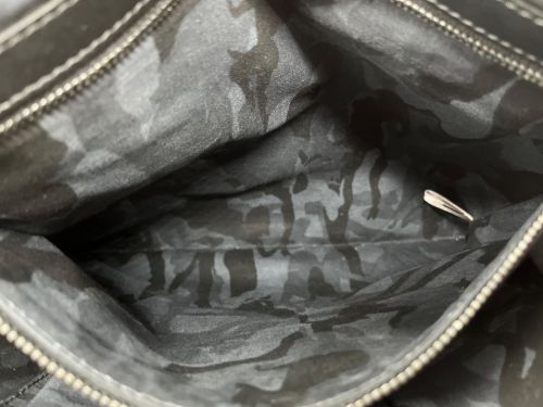 JIMMY CHOO（ジミーチュウ）JIMMY CHOO (ジミーチュウ) 型押しクラッチバッグ ブラックの古着・服飾アイテム