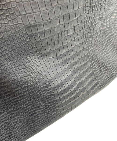 JIMMY CHOO（ジミーチュウ）JIMMY CHOO (ジミーチュウ) 型押しクラッチバッグ ブラックの古着・服飾アイテム