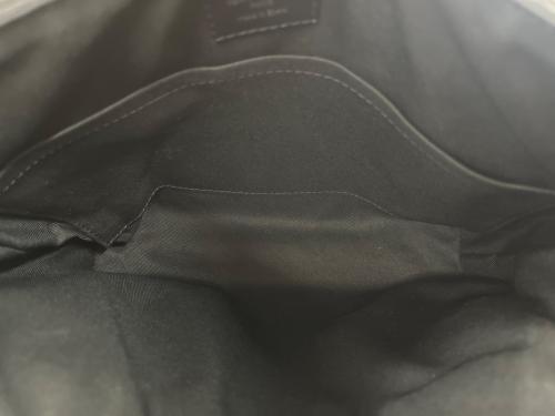 LOUIS VUITTON（ルイ ヴィトン）LOUIS VUITTON (ルイ ヴィトン) ショルダーバッグ ブラックの古着・服飾アイテム