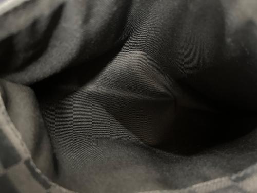 LOUIS VUITTON（ルイ ヴィトン）LOUIS VUITTON (ルイ ヴィトン) ショルダーバッグ ブラックの古着・服飾アイテム