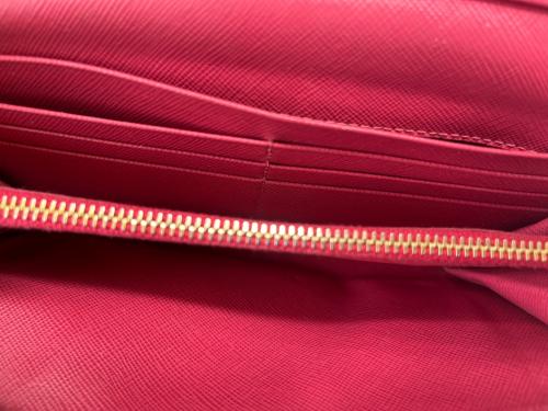 PRADA（プラダ）PRADA (プラダ) PRADA　1M1132　長財布 ピンクの古着・服飾アイテム