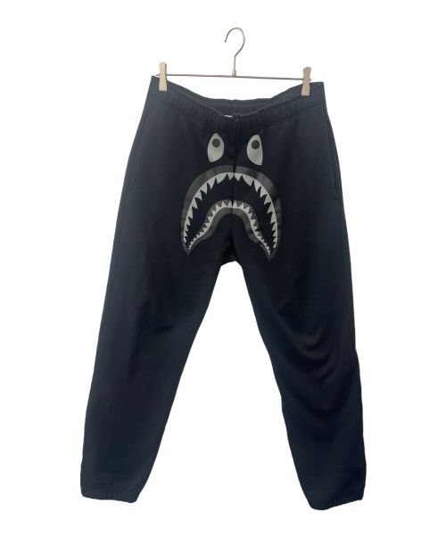 A BATHING APE（ア ベイシング エイプ）A BATHING APE (アベイシングエイプ) シャークスウェットパンツ ブラック サイズ:XLの古着・服飾アイテム