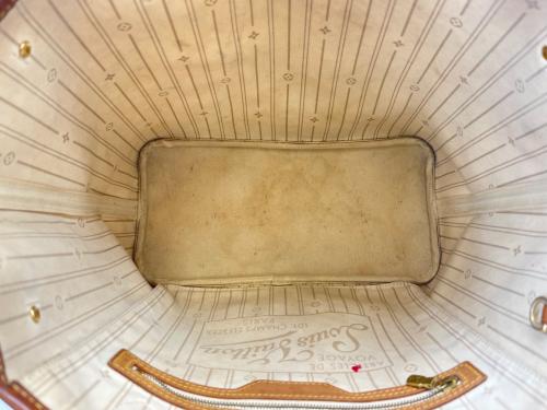 LOUIS VUITTON（ルイ ヴィトン）LOUIS VUITTON (ルイ ヴィトン) トートバッグ アイボリーの古着・服飾アイテム