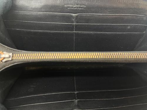 BOTTEGA VENETA（ボッテガベネタ）BOTTEGA VENETA (ボッテガベネタ) BOTTEGA VENETA　ラウンドファスナー財布 ブラックの古着・服飾アイテム