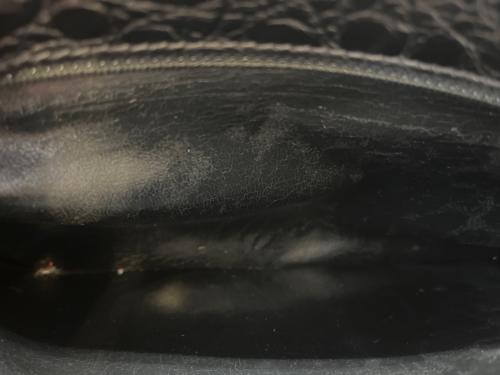 Salvatore Ferragamo（サルヴァトーレ フェラガモ）Salvatore Ferragamo (サルヴァトーレ フェラガモ) Salvatore Ferragamo　型押しトートバッグ ブラックの古着・服飾アイテム