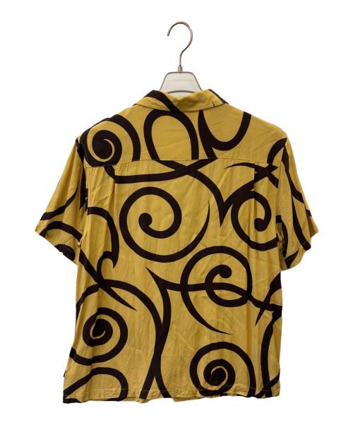 stussy（ステューシー）stussy (ステューシー) 半袖シャツ イエロー×ブラウン サイズ:Lの古着・服飾アイテム