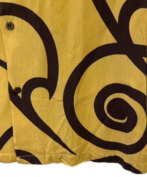 stussy（ステューシー）stussy (ステューシー) 半袖シャツ イエロー×ブラウン サイズ:Lの古着・服飾アイテム