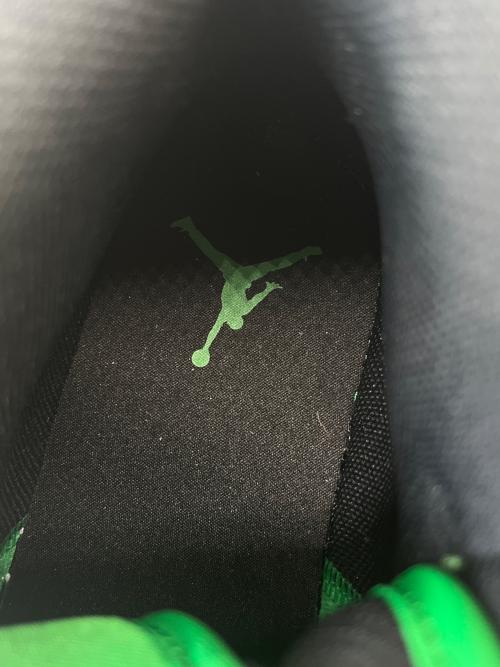 NIKE（ナイキ）NIKE (ナイキ) ハイカットスニーカー ホワイト×グリーン サイズ:26の古着・服飾アイテム