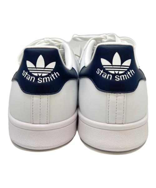 adidas（アディダス）adidas (アディダス) スニーカー ホワイト×ネイビー サイズ:29 未使用品の古着・服飾アイテム