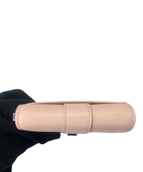 Ferragamo（フェラガモ）Ferragamo (フェラガモ) Ferragamo  ガンチーニ　2つ折り財布 ピンクの古着・服飾アイテム