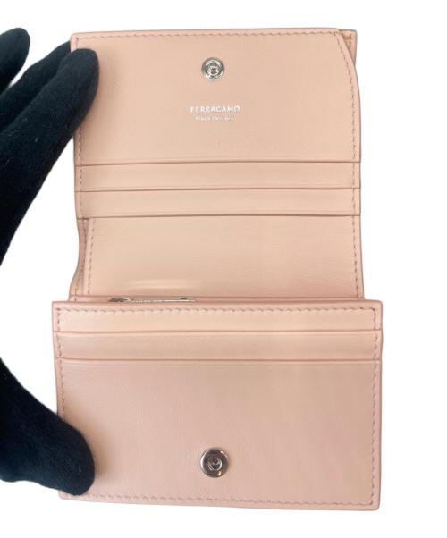 Ferragamo（フェラガモ）Ferragamo (フェラガモ) Ferragamo  ガンチーニ　2つ折り財布 ピンクの古着・服飾アイテム