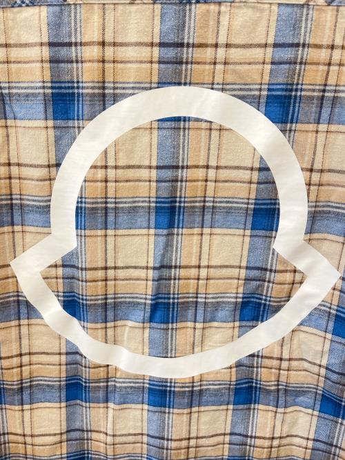 MONCLER（モンクレール）MONCLER (モンクレール) MONCLER　バックロゴフランネルシャツ ブルー×ベージュ サイズ:Lの古着・服飾アイテム