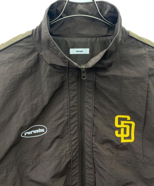PERUSHU（ペルーシュ）Perushu (ペルーシュ) MLB (エムエルビー) Perushu× MLB ナイロンジャケット ブラウン サイズ:Mの古着・服飾アイテム