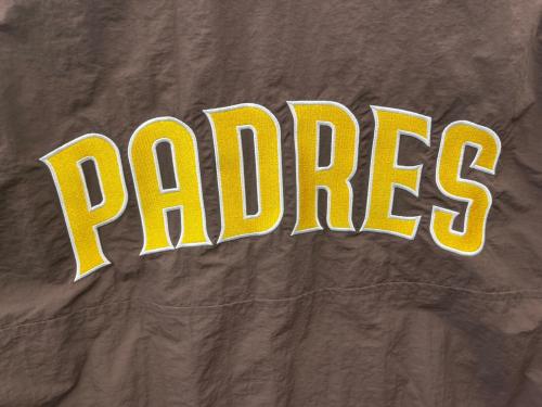 PERUSHU（ペルーシュ）Perushu (ペルーシュ) MLB (エムエルビー) Perushu× MLB ナイロンジャケット ブラウン サイズ:Mの古着・服飾アイテム