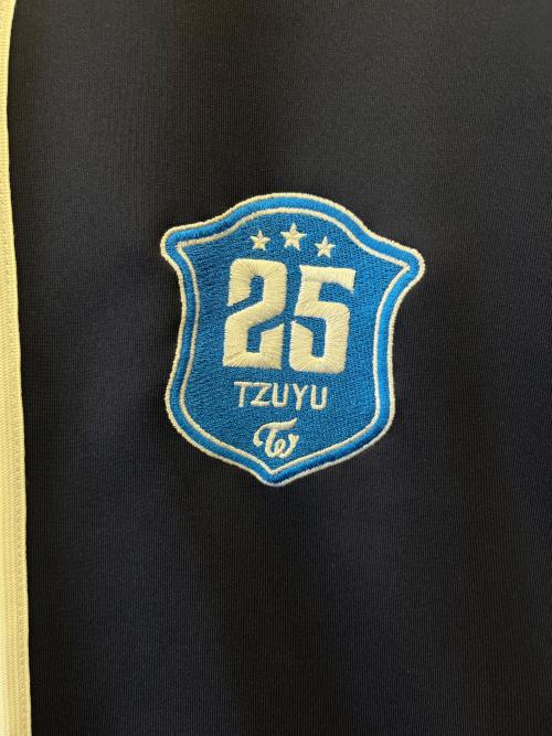 READY TO BE' IN JAPAN（レディトゥビーインジャパン）READY TO BE' IN JAPAN (レディトゥビーインジャパン) TWICE 5TH WORLD TOUR 'READY TO BE' IN JAPAN　ユニフォームシャツ ネイビー×ホワイト サイズ:記載なしの古着・服飾アイテム