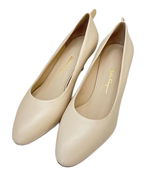 Salvatore Ferragamo（サルヴァトーレ フェラガモ）Salvatore Ferragamo (サルヴァトーレ フェラガモ) Salvatore Ferragamo　JUDY　パンプス ベージュ サイズ:7の古着・服飾アイテム