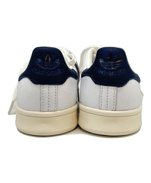 adidas（アディダス）adidas (アディダス) adidas STANSMITH スニーカー ホワイト×ネイビー サイズ:25.5 未使用品の古着・服飾アイテム