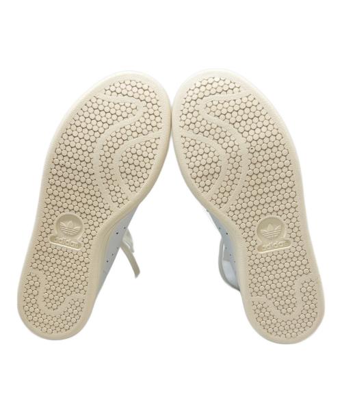 adidas（アディダス）adidas (アディダス) adidas STANSMITH スニーカー ホワイト×ネイビー サイズ:25.5 未使用品の古着・服飾アイテム