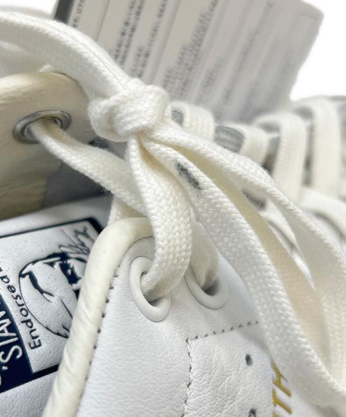 adidas（アディダス）adidas (アディダス) adidas STANSMITH スニーカー ホワイト×ネイビー サイズ:25.5 未使用品の古着・服飾アイテム