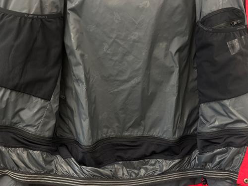 Lowe Alpine（ロウアルパイン）Lowe Alpine (ロウアルパイン) Lowe Alpine　GORE-TEX　ナイロンパーカー レッド サイズ:EXTRA LARGEの古着・服飾アイテム