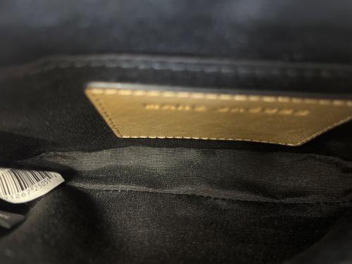 MARC JACOBS（マークジェイコブス）MARC JACOBS (マークジェイコブス) MARC JACOBS　スナップショット　ショルダーバッグ ベージュ×グリーンの古着・服飾アイテム