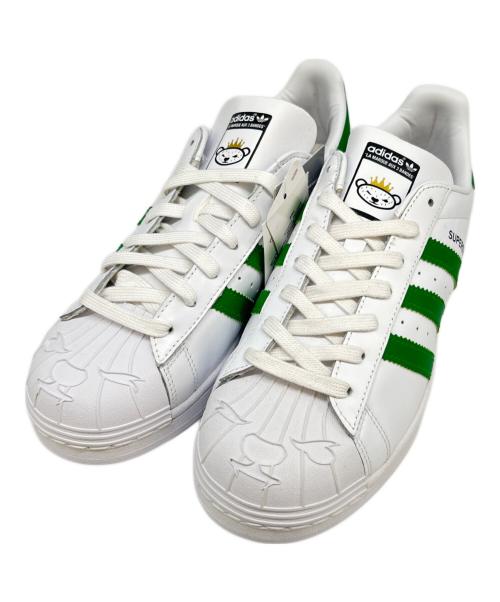 adidas（アディダス）adidas (アディダス) NIGO SUPERSTAR NIGO BEAR　ローカットスニーカー ホワイト×グリーン サイズ:26.5の古着・服飾アイテム