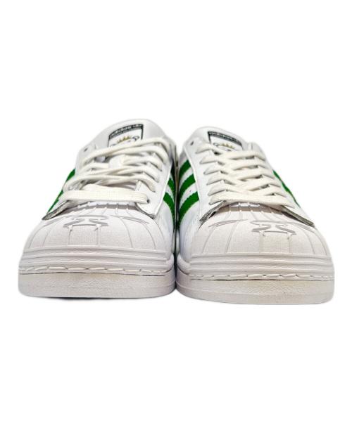 adidas（アディダス）adidas (アディダス) NIGO SUPERSTAR NIGO BEAR　ローカットスニーカー ホワイト×グリーン サイズ:26.5の古着・服飾アイテム