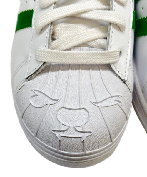 adidas（アディダス）adidas (アディダス) NIGO SUPERSTAR NIGO BEAR　ローカットスニーカー ホワイト×グリーン サイズ:26.5の古着・服飾アイテム