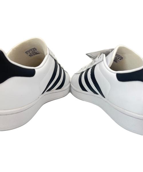 adidas（アディダス）adidas (アディダス) adidas  SUPERSTAR NIGO BEARFOOT　ローカットスニーカー ホワイト×ブラック サイズ:26.5の古着・服飾アイテム