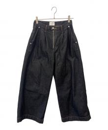 Wrangler×CAMPHOR WOOD（ラングラー×カンファーウッド）の古着「Wrangler CAMPHOR WOOD　タックデニムパンツ」｜ブラック