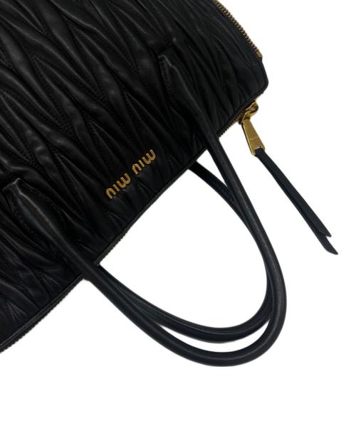 MIU MIU（ミュウミュウ）MIU MIU (ミュウミュウ) MIU MIU　マテラッセ　ハンドバッグ ブラックの古着・服飾アイテム