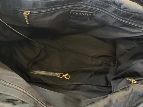 CHANEL（シャネル）CHANEL (シャネル) CHANEL　ニュートラベルライン　ナイロントートバッグ ブラックの古着・服飾アイテム