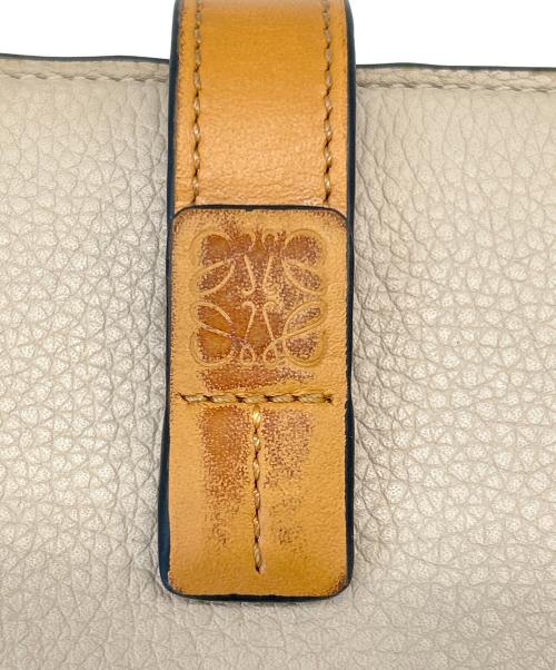 LOEWE（ロエベ）LOEWE (ロエベ) LOEWE　バーティカルウォレット　長財布 ベージュの古着・服飾アイテム