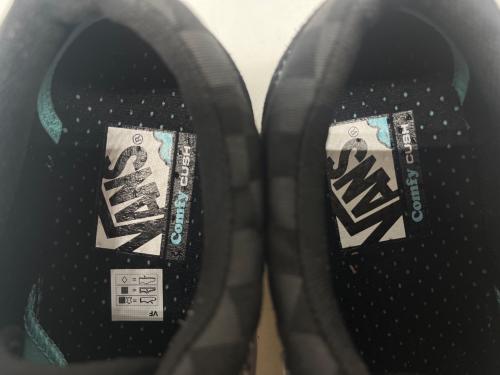 VANS（ヴァンズ）VANS (バンズ) VANS 　IGNITION COMFYCUSH OLD SKOOL ブラック サイズ:27.０の古着・服飾アイテム