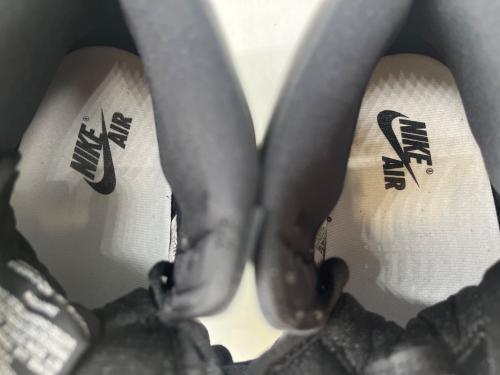 NIKE（ナイキ）NIKE (ナイキ) NIKE　AIR JORDAN 1 RETRO HIGH OG ブラック×ホワイト サイズ:26.5の古着・服飾アイテム