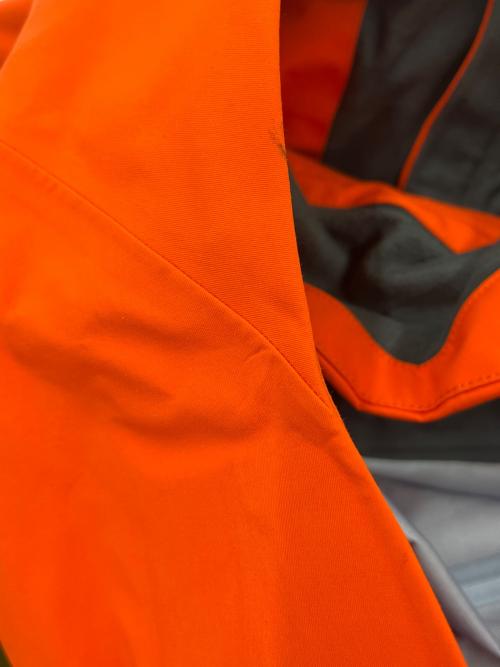 Patagonia（パタゴニア）Patagonia (パタゴニア) ナイロンパーカー オレンジ×グリーン サイズ:XSの古着・服飾アイテム