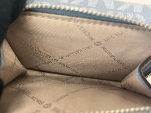 MICHAEL KORS（マイケル・コース）MICHAEL KORS (マイケル・コース) MICHAEL KORS 　3つ折り財布 ブルーの古着・服飾アイテム