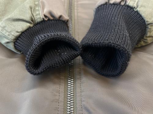 DIESEL（ディーゼル）DIESEL (ディーゼル) DIESEL　ダウンジャケット カーキ サイズ:XXSの古着・服飾アイテム